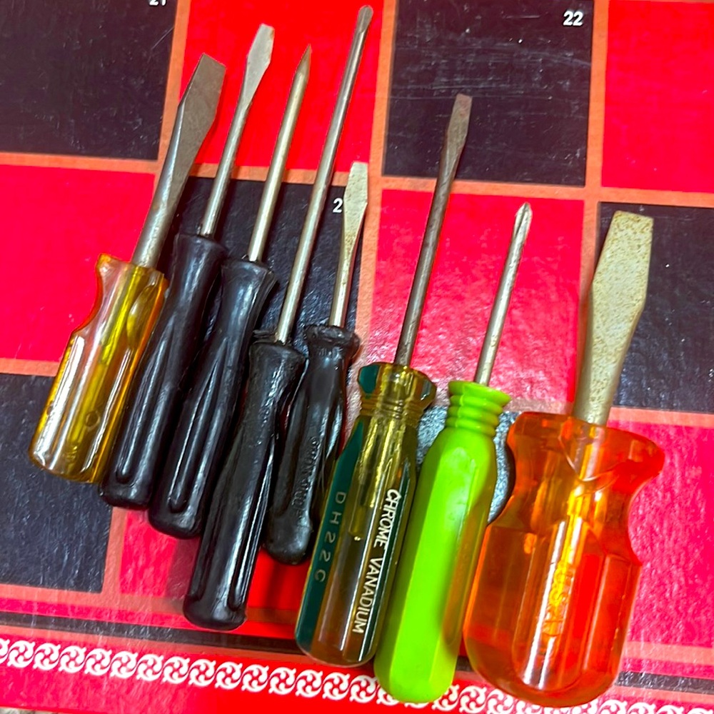 Small screwdrivers bundle